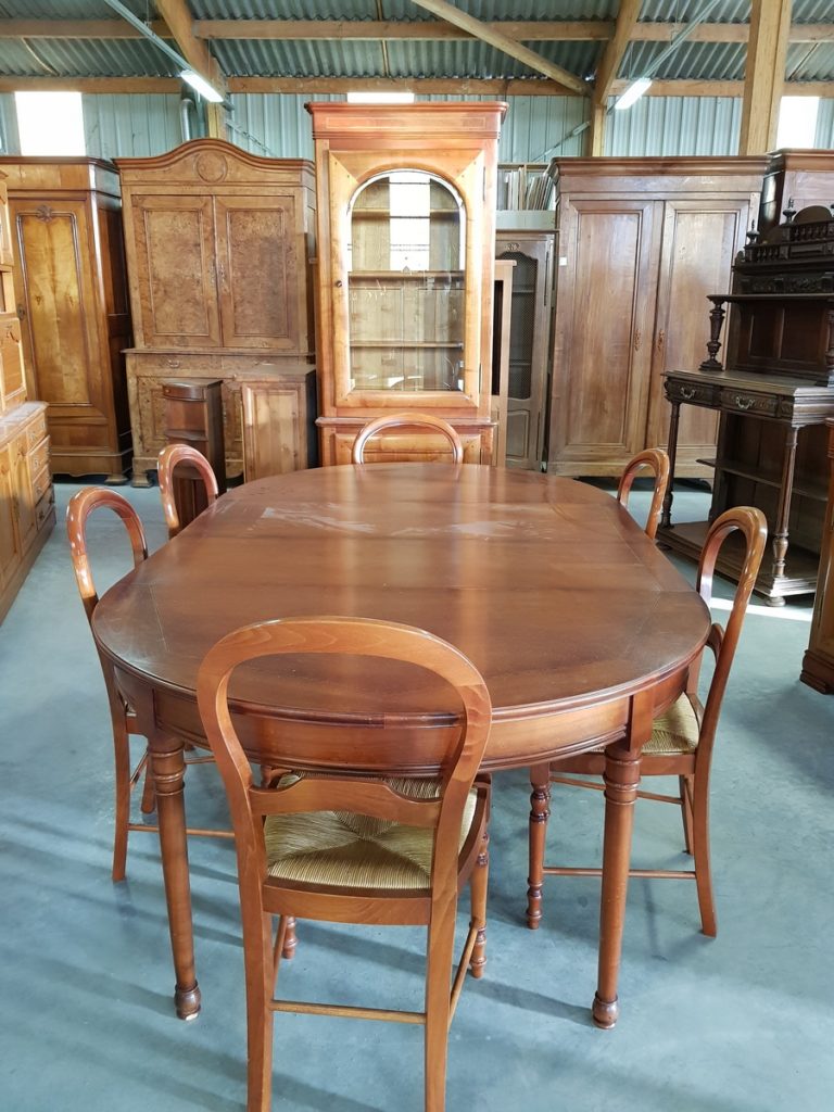 Salle à manger en merisier avec sa jolie vitrine Le Coin de l'eChineur